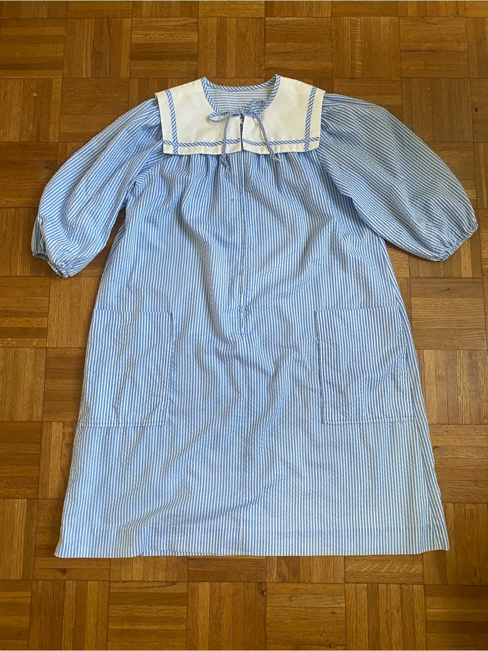 Vintage Womens Seersucker House Dress Handmade Pockets Smocked